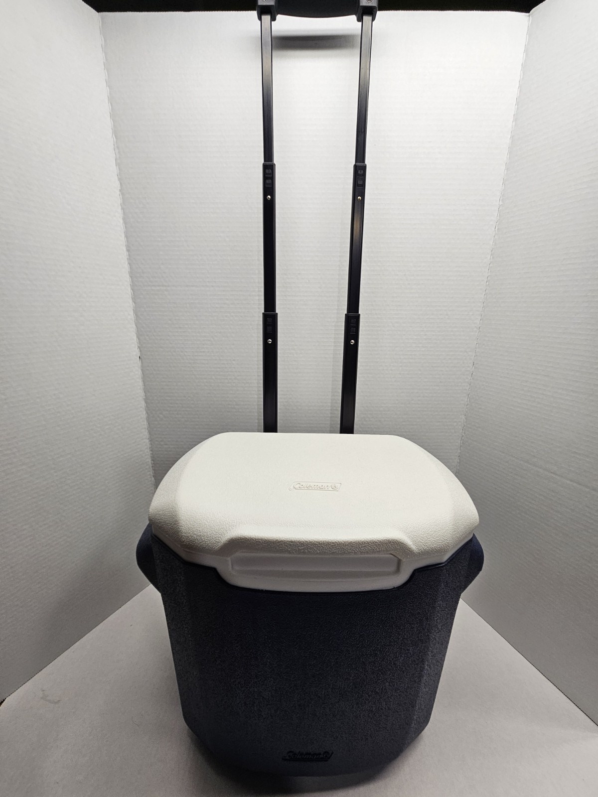 16 Quart Telescoping Handle Blue White Black
