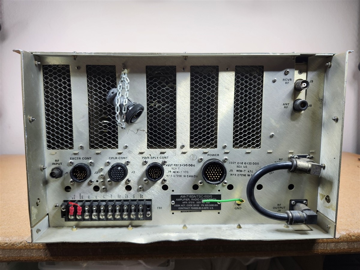 Amplificateur Linéaire HF Rockwell Collins HF-8023 – 2000W – Neuf