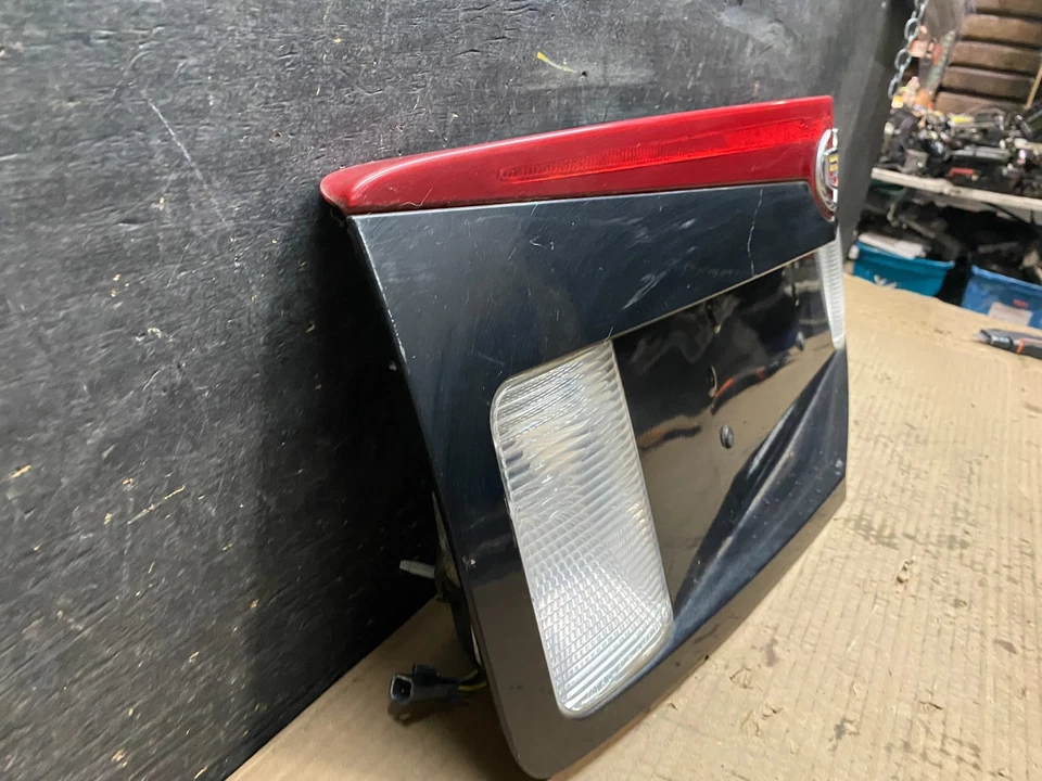 2003-2007 Cadillac CTS Trunk Panel Lid Backup License Plate 3rd Light V2530 DG - Image 3 of 4