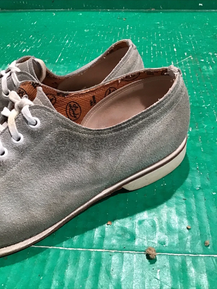 Vintage Linds Woman’s Bowling Shoes Gray Suede Size 10 B Made USA Laces Flag Pin - Imagem 3 de 4