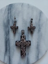 Resin And Metal scroll Detail Cross Dangle Drop Earrings and pendant set