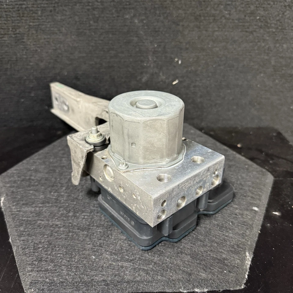 Corvette C7 EBCM 2016 módulo de control de frenos antibloqueo Aa6636 Foto 2 de 4