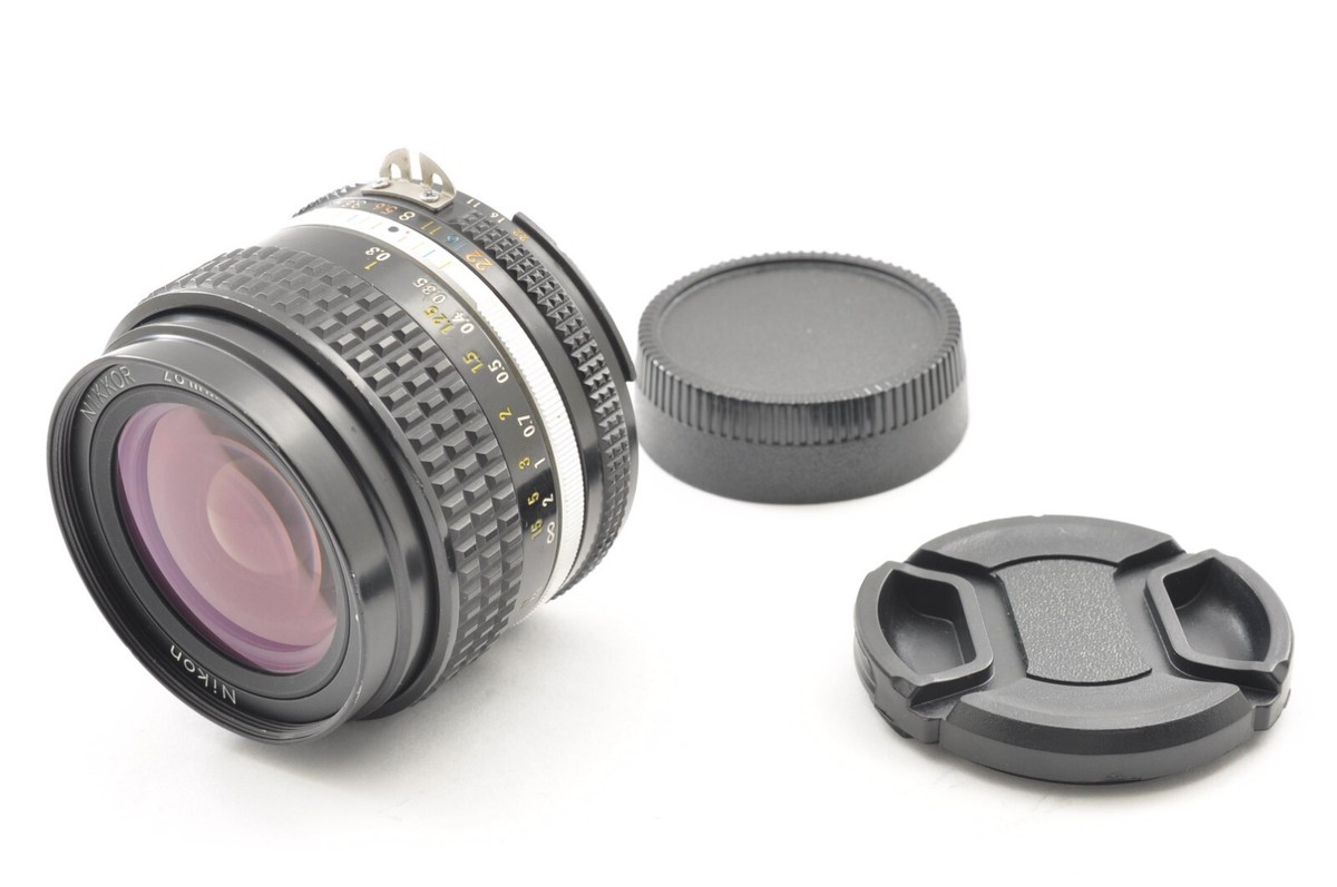 フード付き美品 Nikon Ai-s AIS Nikkor 28mm f/3.5 Nikon Ai-s Nikkor 28mm f/3.5 MF Lens w/ Caps Near Mint Wide
