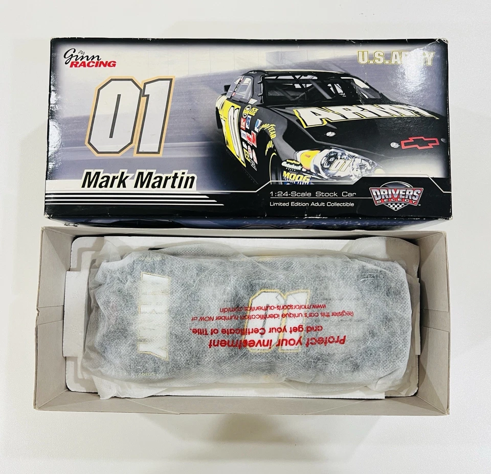 Mark Martin #01 Army 2007 SS Motorsports Authentic C017821ARMM NASCAR 1:24 Scale - Image 4 of 4