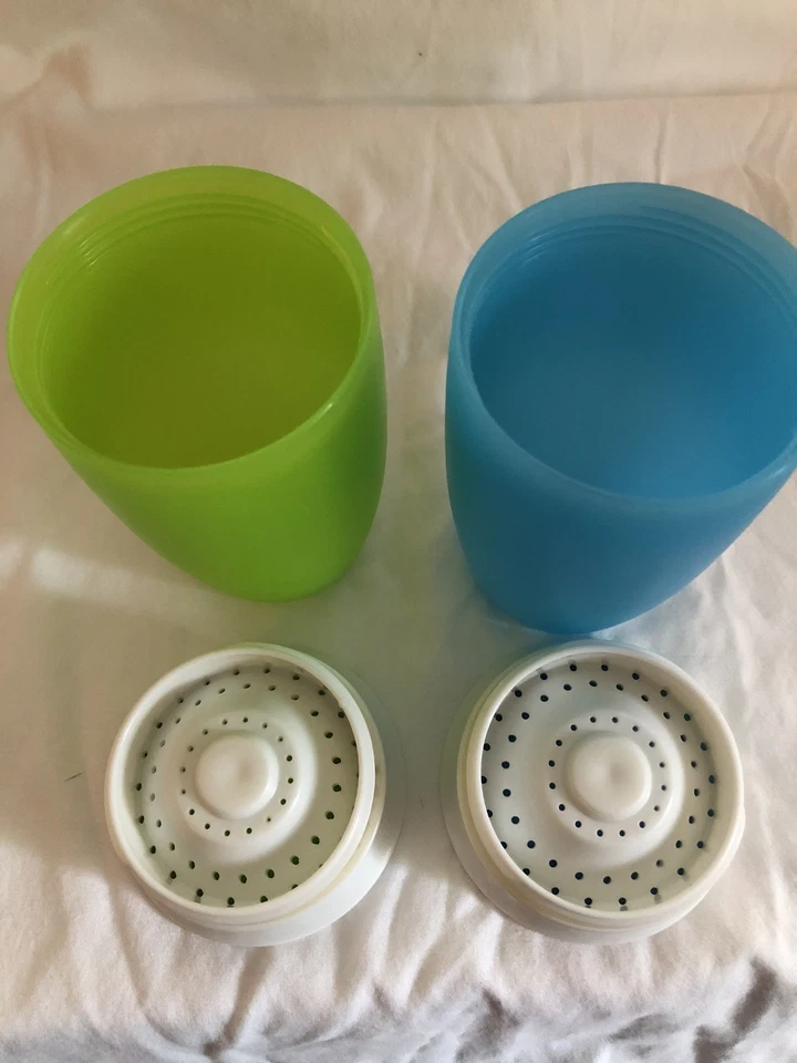 Dos tazas MUNCHKIN VERDE azul EXCELENTE USADAS Foto 3 de 3