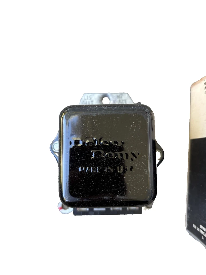 Nuevo de Lote Antiguo Pontiac Firebird 12V Regulador de Voltaje D-633 1119511 Fecha 0H Foto 2 de 4