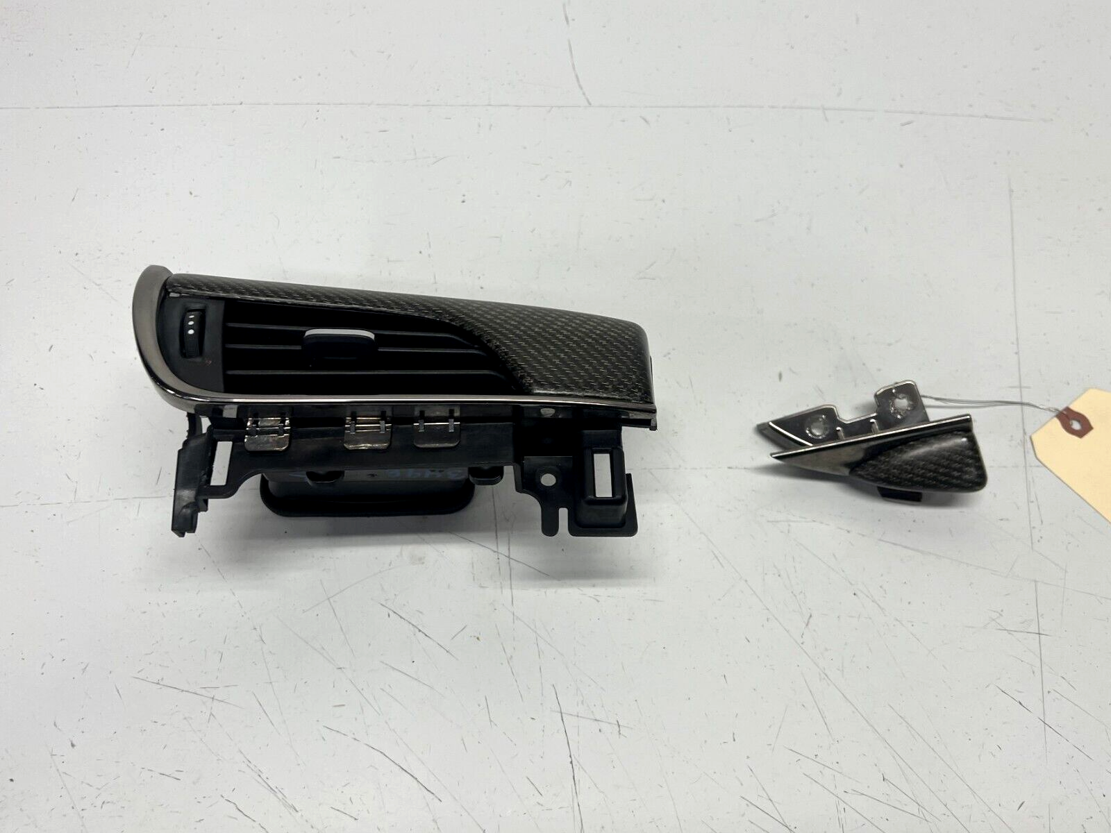 13-19 CADILLAC ATS COUPE FRONT DASH RIGHT & LEFT AIR VENT GRILLE SET OEM LOT3498