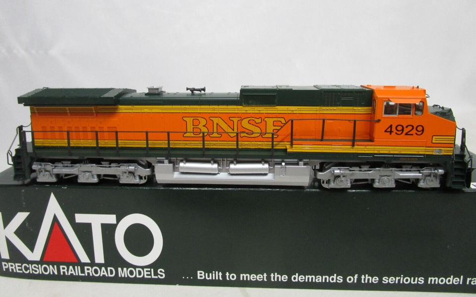 Locomotive Diesel KATO N – DASH 9 C44-9W – CNW Chicago North Western 8659 – Patinée