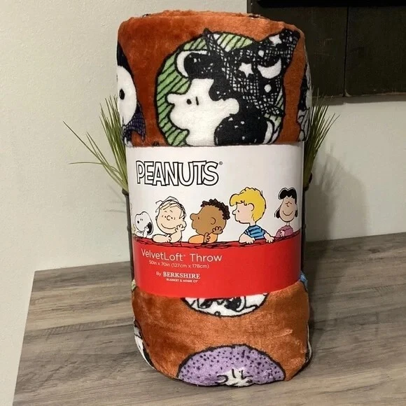 Peanuts Characters Halloween Throw Blanket Orange w/Costume Faces, 50 x 70 NEW - Image 2 of 4