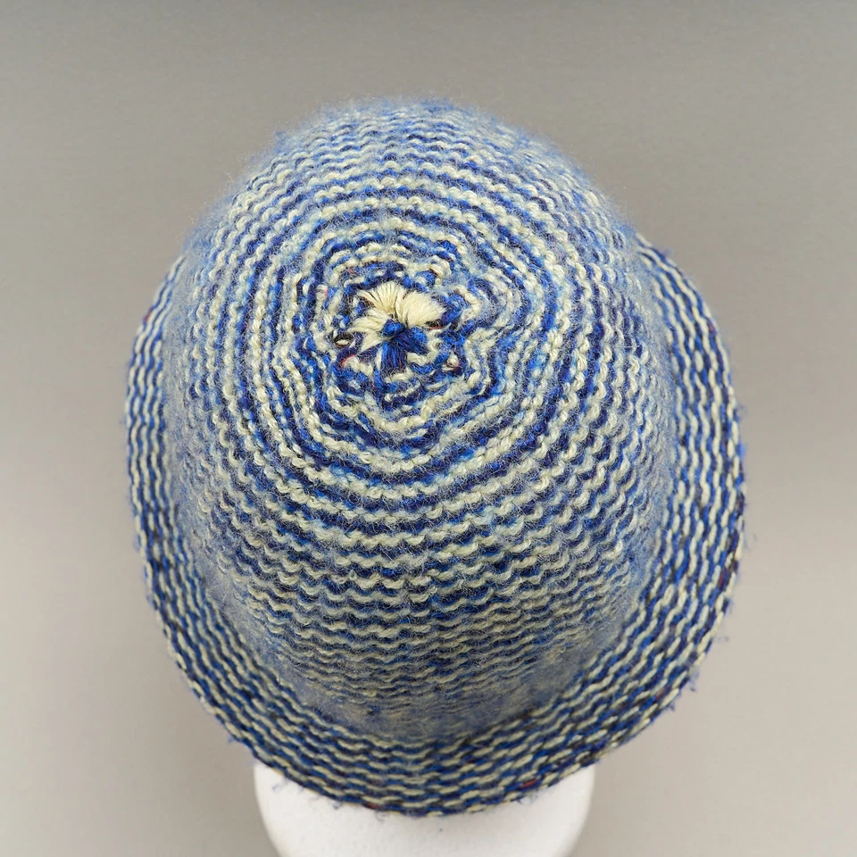 Sombrero de lana Saks Fith Avenue azul blanco Italia Foto 3 de 4