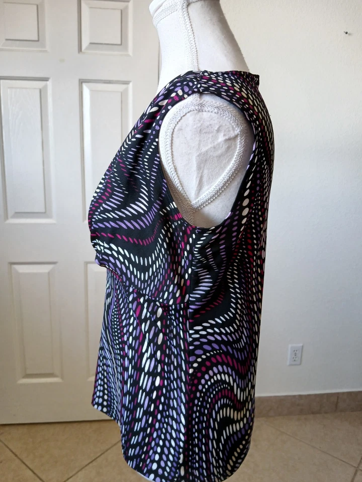 JTB Sleeveless Blouse Tank Top Medium V-neck Shiny Floral Ties In Back Y2K 90’s - Image 4 of 4