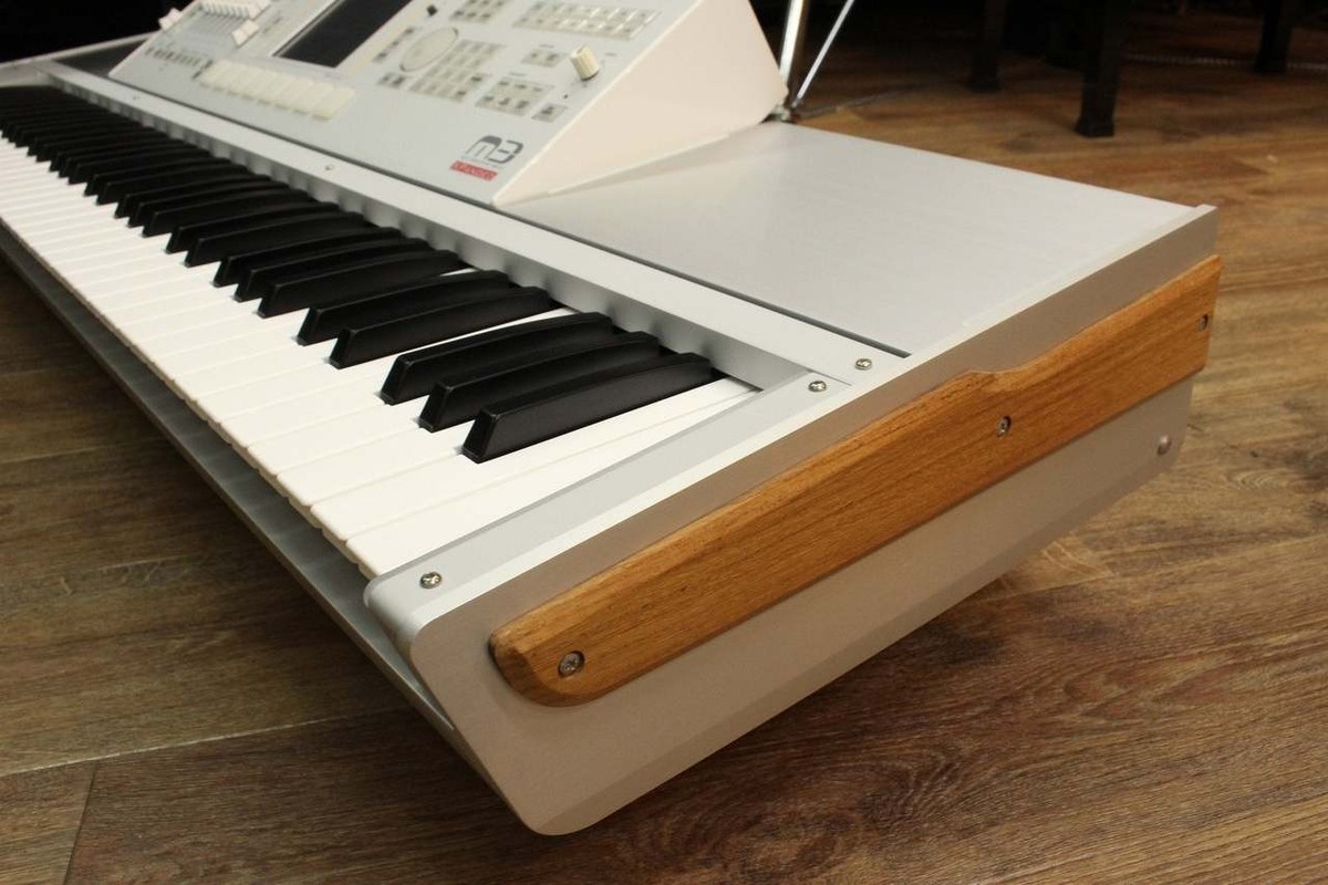 KORG M3-73 Music Workstation Sampler 73-Key Semi-Weighted Keyboard