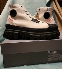 PALLADIUM Revolt HI TX Women's Size 10 Black And White