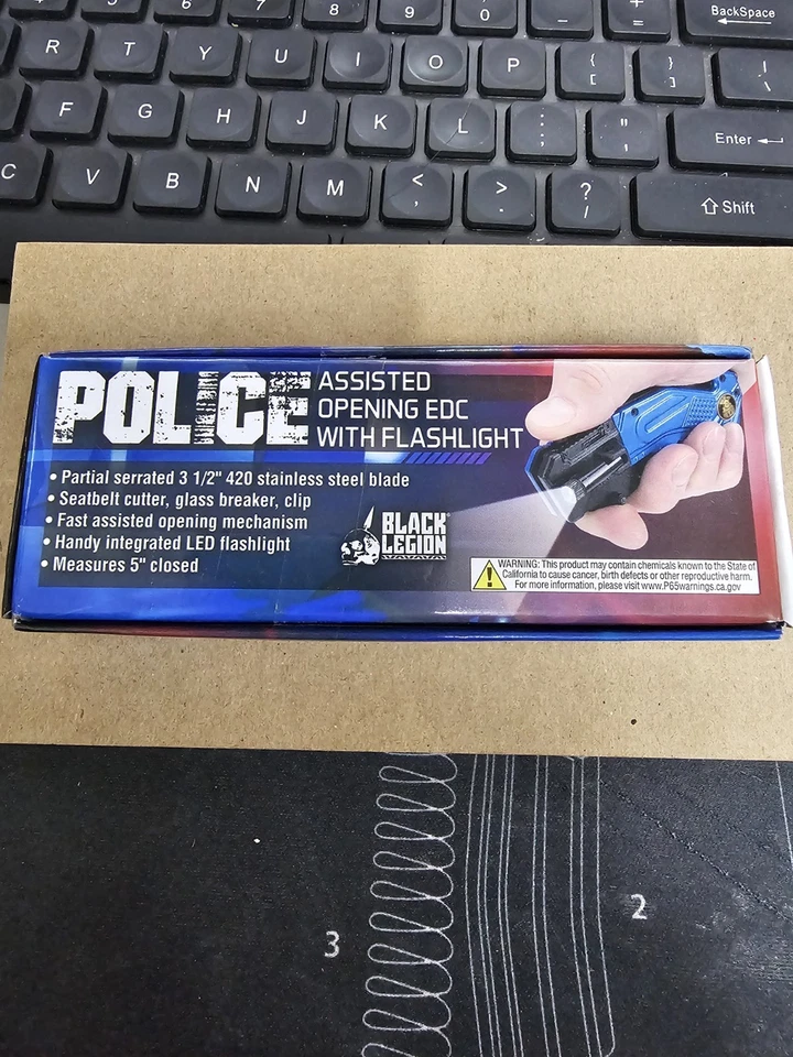 NOVA FACA DE BOLSO DOBRÁVEL POLÍCIA LEGIÃO PRETA COM LANTERNA - Imagem 2 de 4
