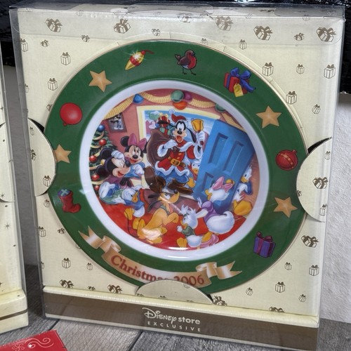 4 x Disney Store Christmas Collectable Mickey Mouse Duck 2000s Ceramic Plate - Picture 4 of 13