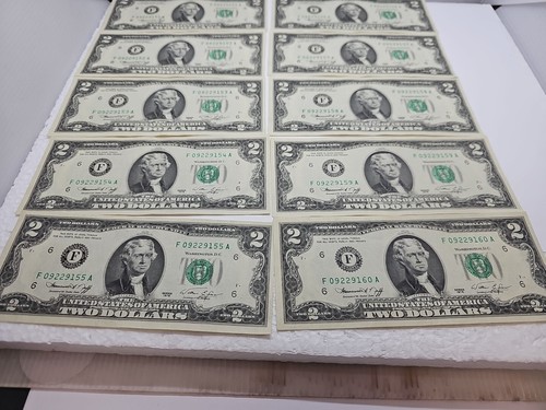 TEN CONSECUTIVE SERIAL NUMBERED 1976 BI-CENTENNNIAL TWO DOLLAR BILLS CRISP UNC - Picture 6 of 12