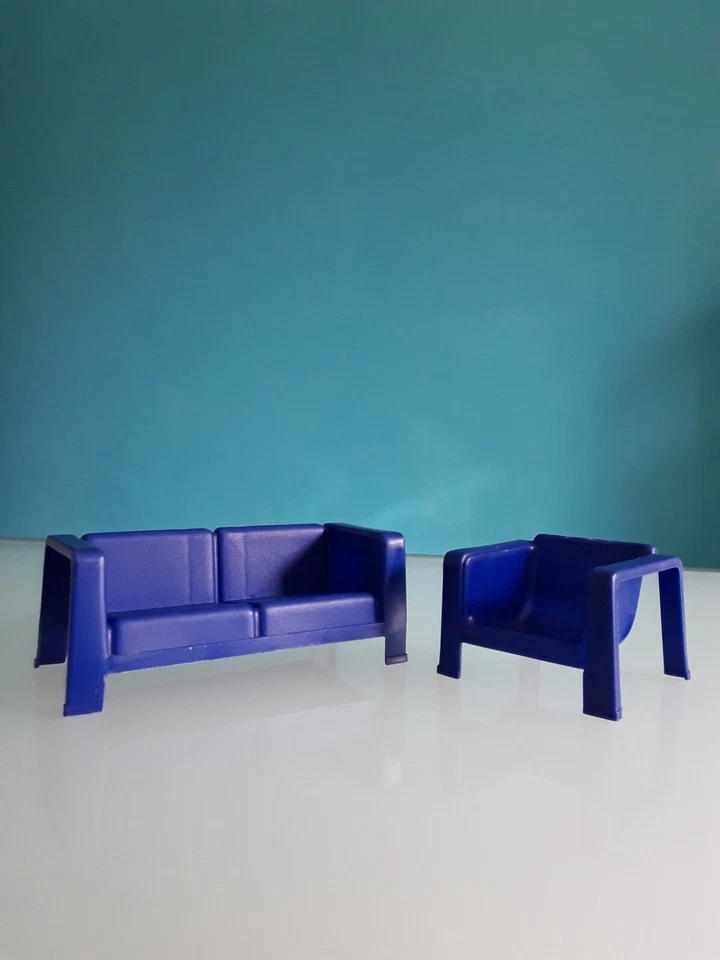 "MATTEL" "LA CASA DI BARBIE" Divano + poltrona "TOWNHOUSE", plastica,colore blu. - Immagine 2 di 4