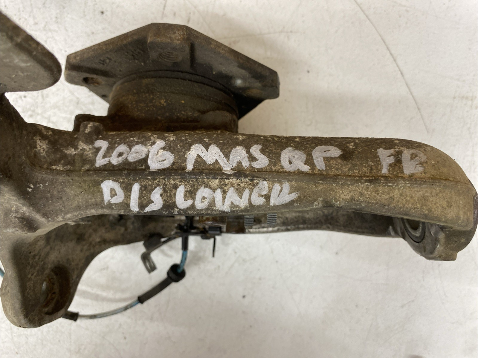 * 03-10 Maserati Quattroporte M139 Front Left Side Spindle Knuckle Hub 206791