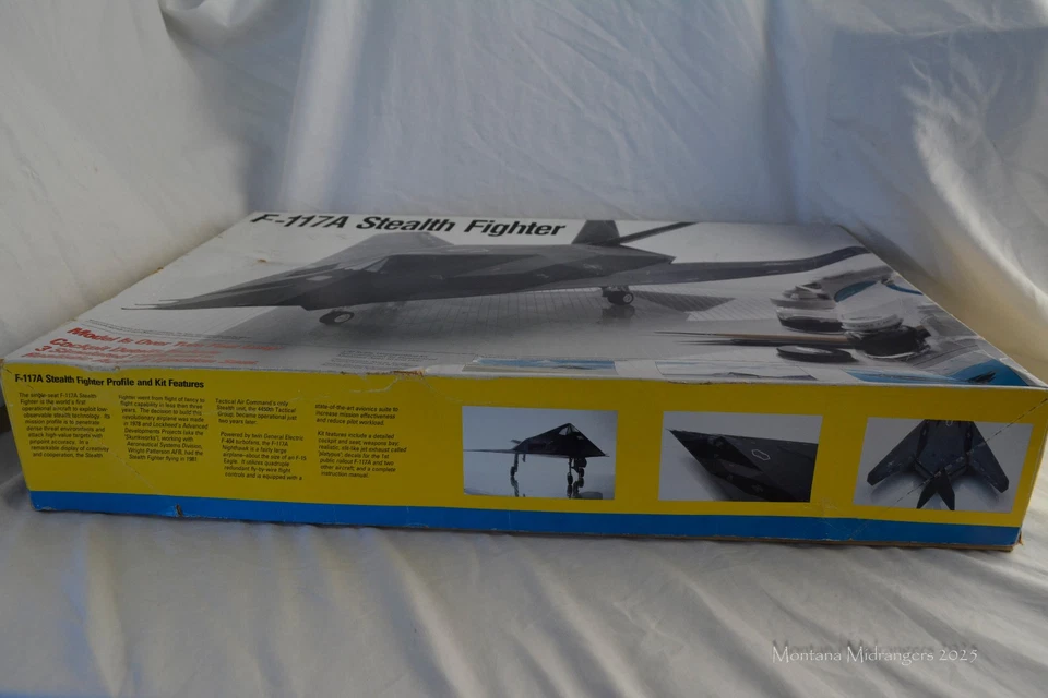 Testors F-117A Stealth FIghter Aircraft Model Kit #570 From 1990 1/32 Scale - Image 2 of 4
