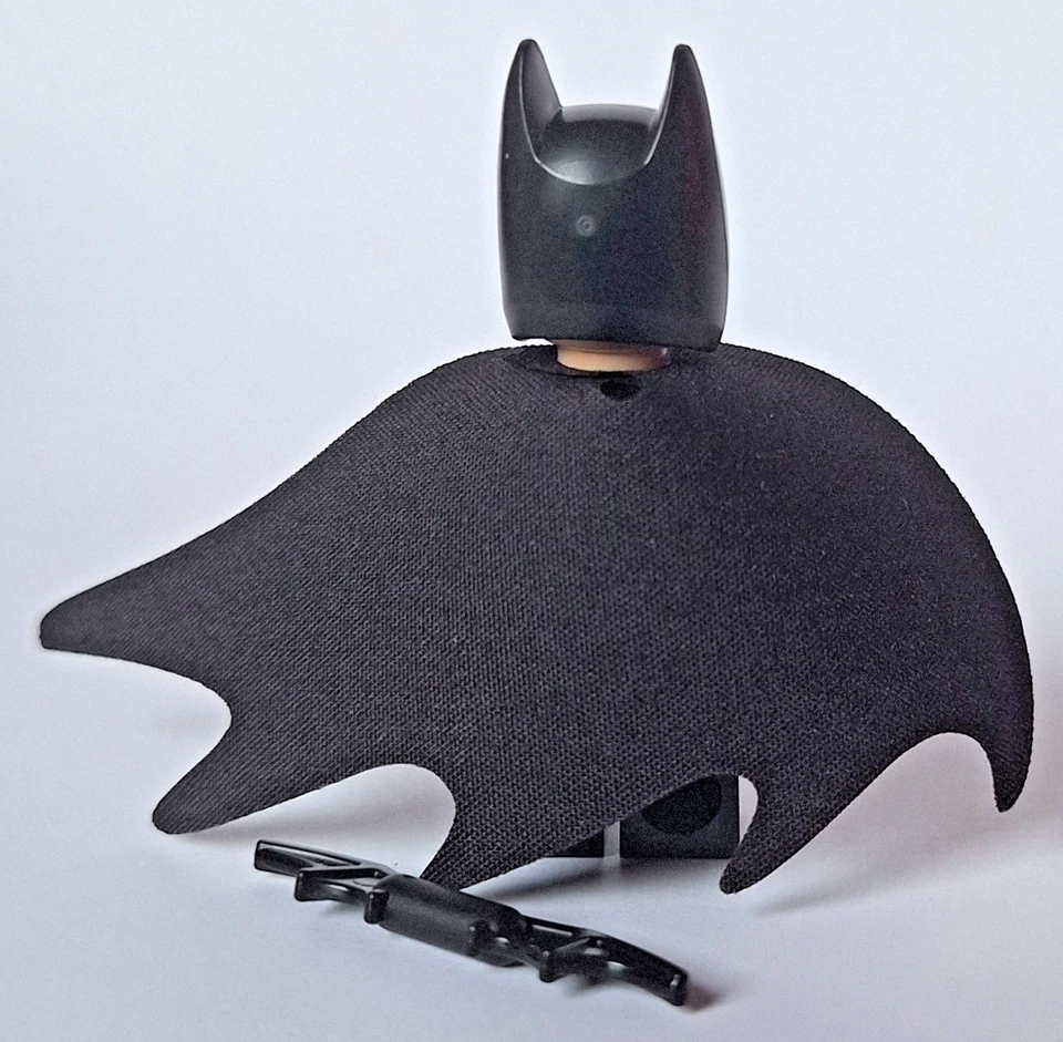 LEGO 76300 Batman MINIFIGURE from DC Superheroes Arkham Asylum - Image 3 of 3