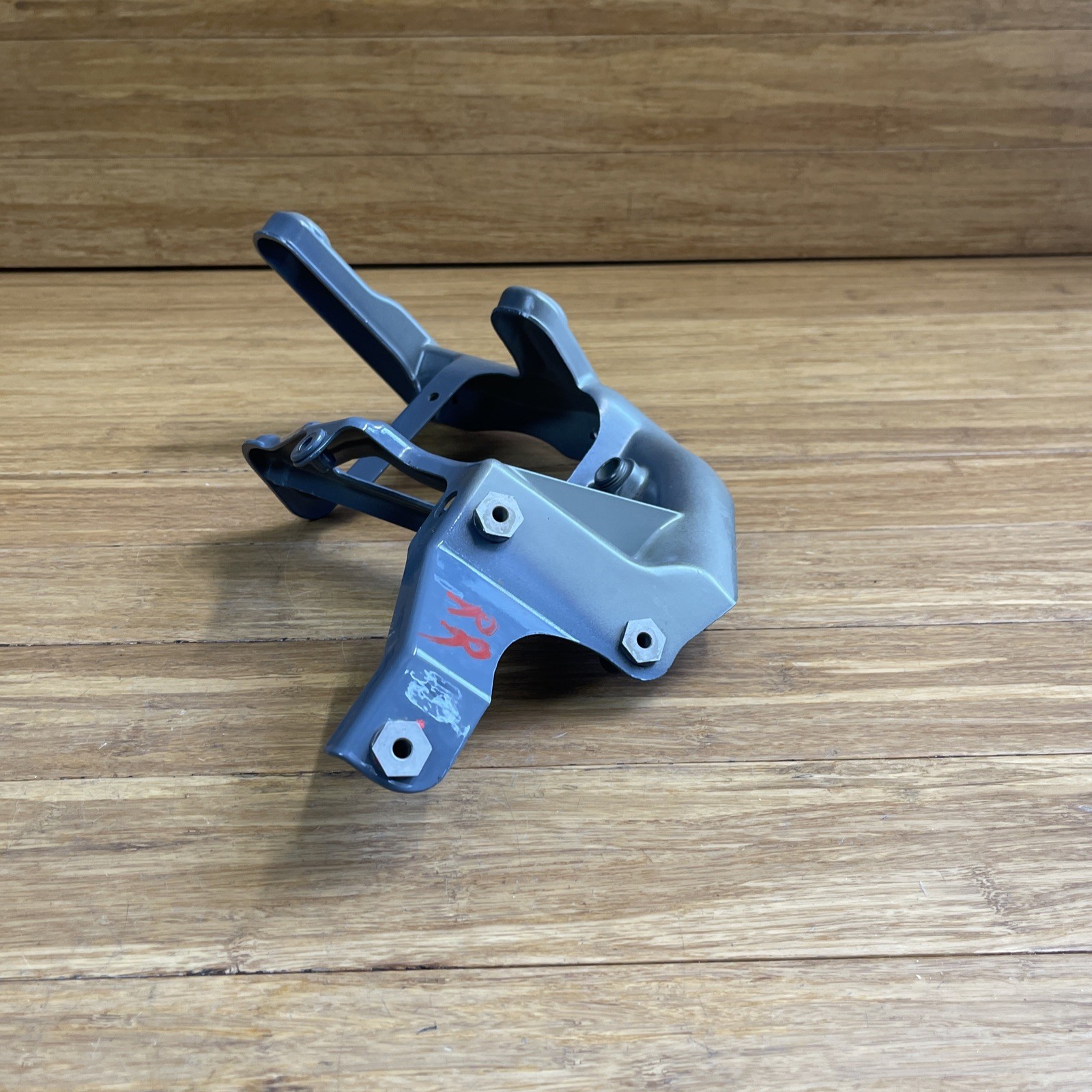 2017-2023 Audi R8 4S Rear Right Mount Plate Bracket Support Assembly Gray OEM