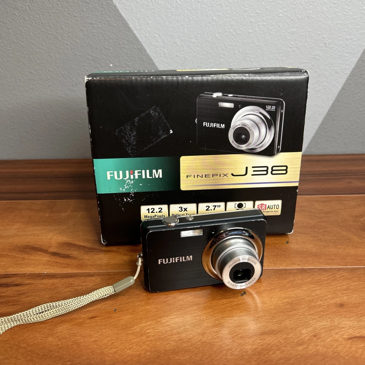 FUJIFILM JZ 12メガピクセル コンパクトデジタルカメラ Fujifilm FinePix J Series Digital Cameras 12-13.9 MP Maximum
