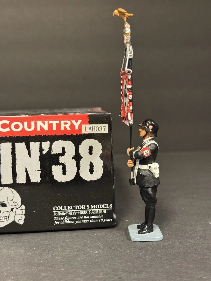 King & and Country LAH037 SS Standard Bearer - W/ BOX (Retired 2009) - Image 3 of 4