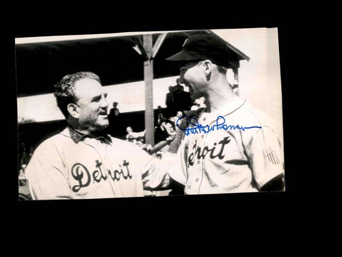 Hal Newhouser PSA DNA Signed  8x10 Photo Autograph Tigers - Picture 1 of 2