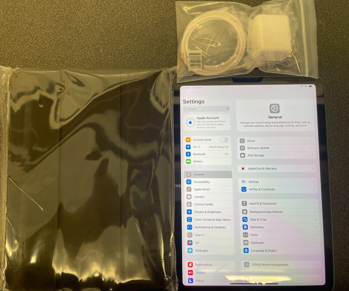 Apple iPad Air 4th Gen Wi-Fi, 10.9in - 64GB|25GB - ALL