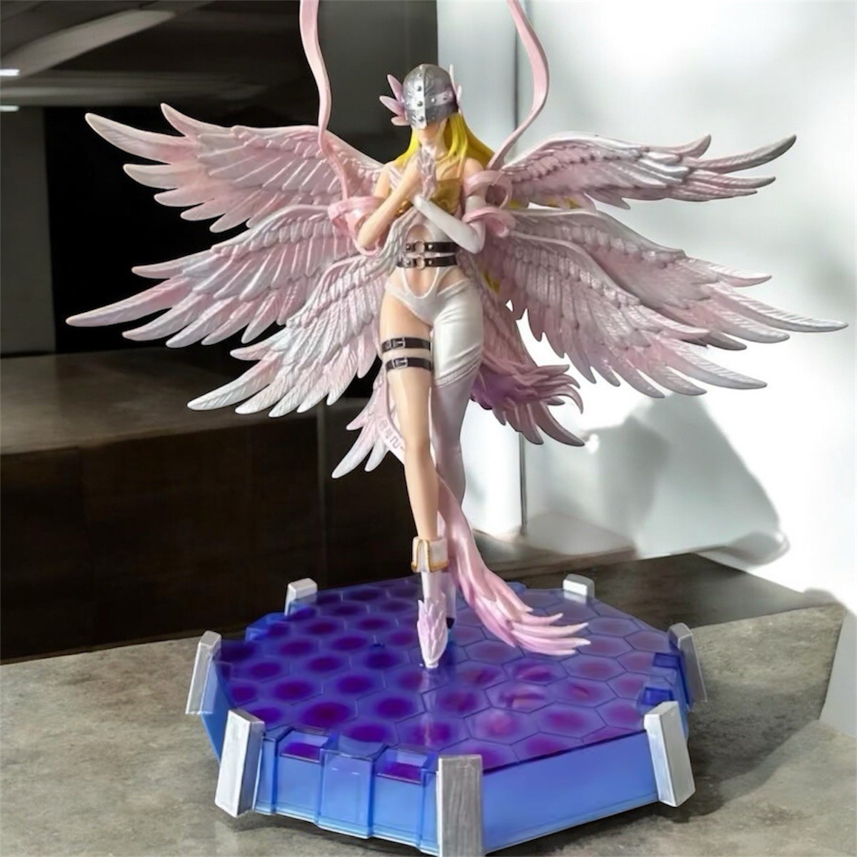 Statue Angewomon Deluxe 25 cm, figurine Digimon haut de gamme en résine