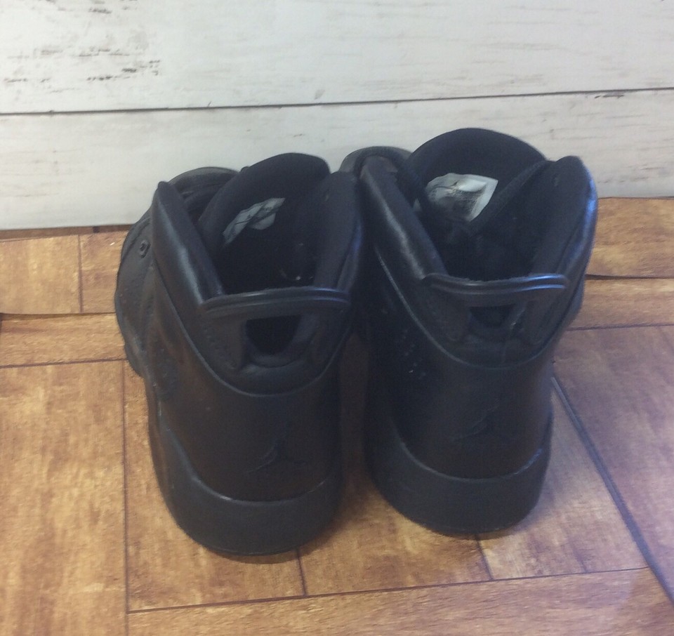 Nike cq9488001 Size Youth 7 Black High Top Jordan’s Very Good