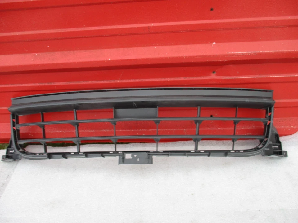 2018 2019 2020 2021 PORSCHE PANAMERA FRONT BUMPER LOWER GRILLE OEM USED - Image 3 of 4