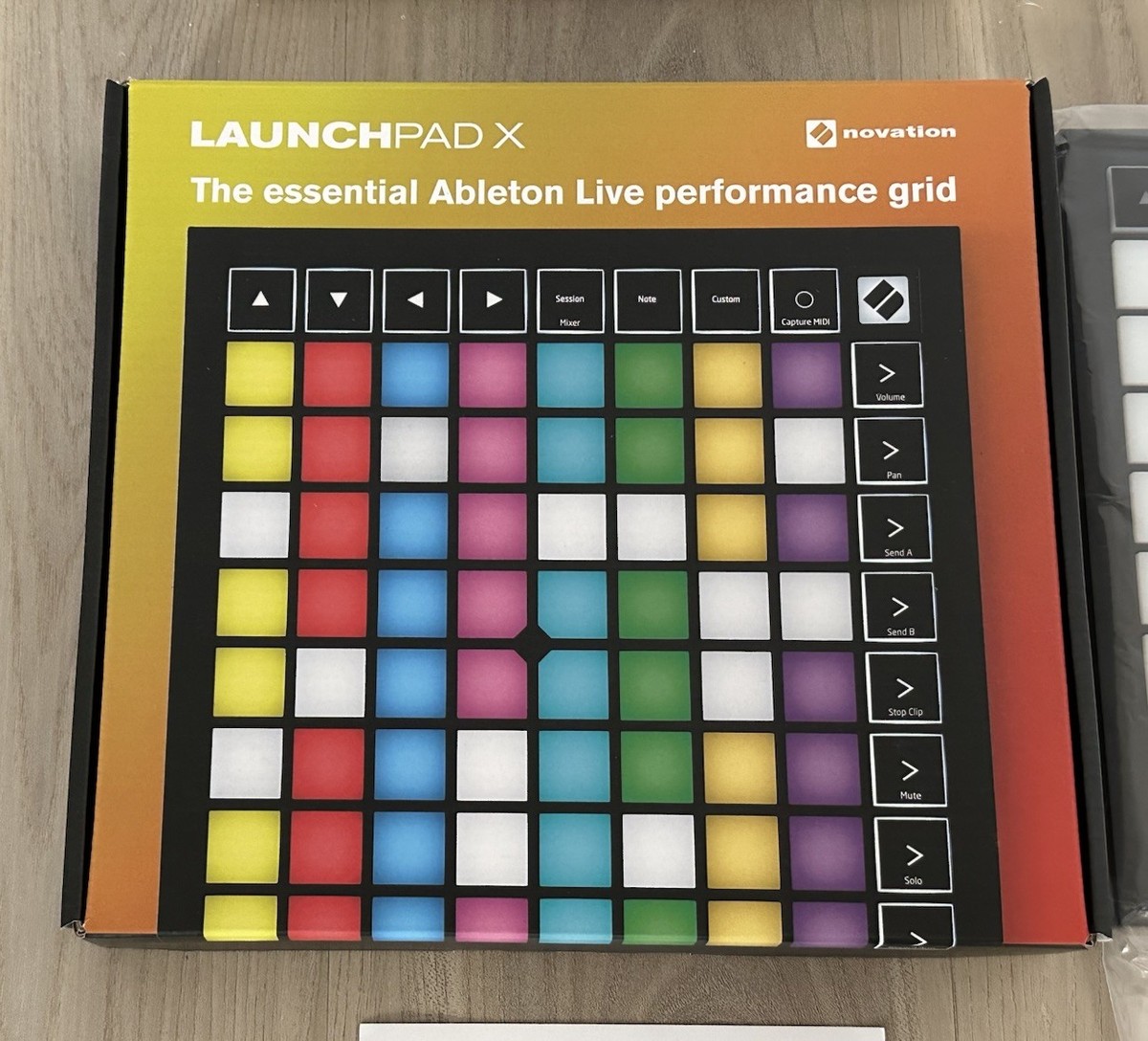 [美品、本体のみ]Novation LAUNCHPAD X Novation Launchpad X – Soundium