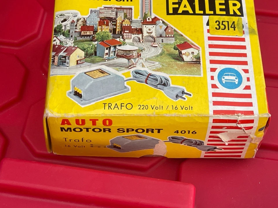 Transformador Faller 3514 220 voltios / 16 voltios en caja Foto 2 de 4