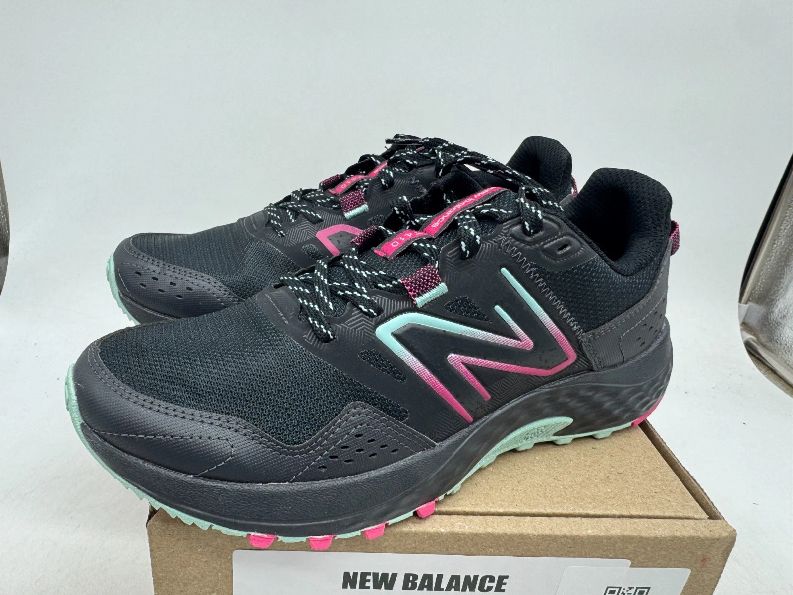 New Balance 410 Trail Running Shoes Women's Black Athletic Sneakers - 9.5