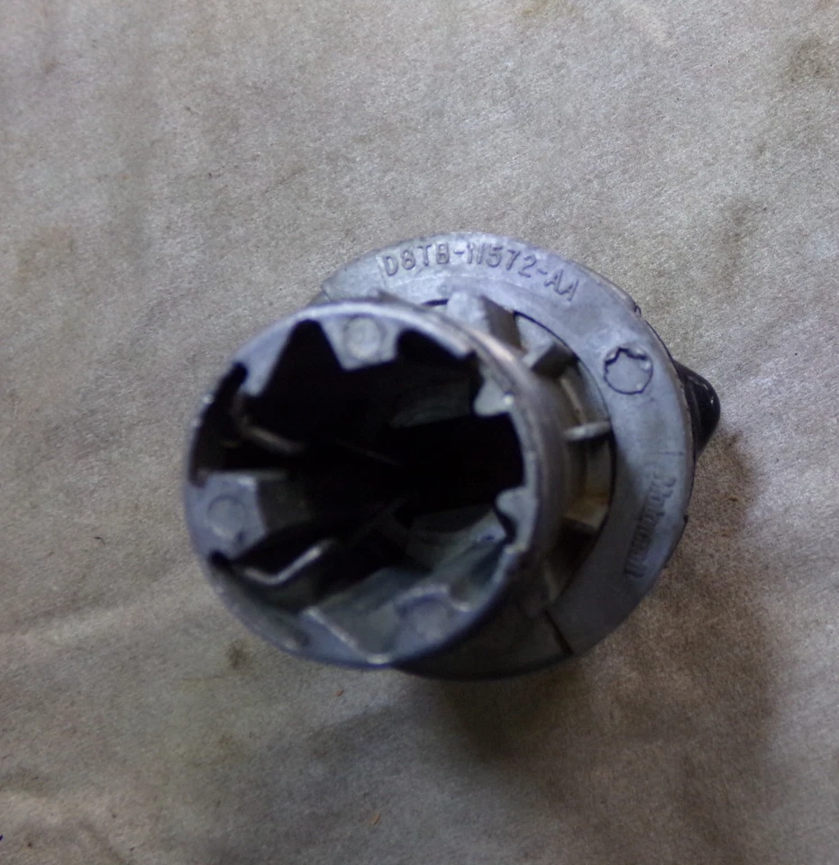 Interruptor de encendido, cilindro y llaves, camioneta Ford F100/350 1978/79, Bronco, NOS Foto 3 de 4