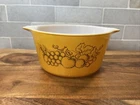 Pyrex Old Orchard fruits 1 qt round casserole dish #473