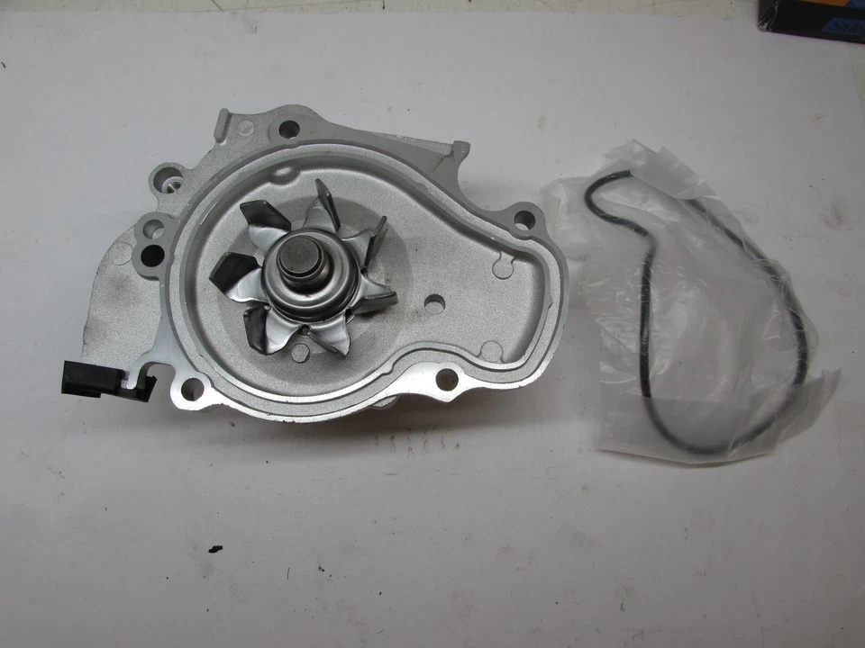 Saleri Water Pump Fits Honda Accord 1989-08 & Rover 600 - Image 3 of 4