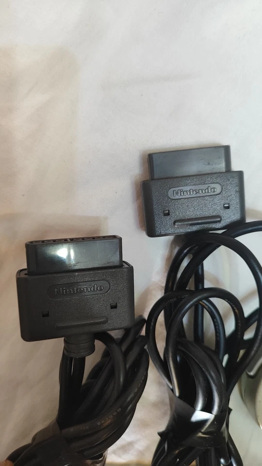 🎮 2 Controller Originali Super Nintendo (SNES) - Immagine 2 di 2