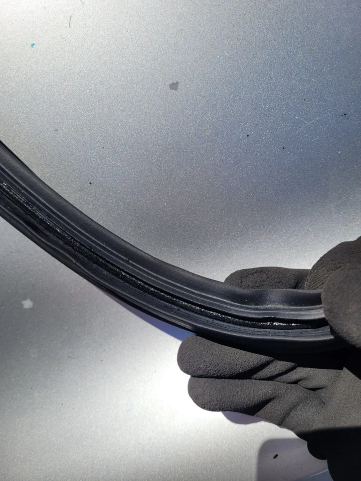 2002 - 2005 年 HYUNDAI SONATA 后轮 WEATHERSTRIP 正品 原始设备制造商 — 第 3/3 张图片