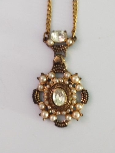 LISNER Gold Tone Rope Chain Pendant Necklace Faux Pearl Oval Crystal Bezel