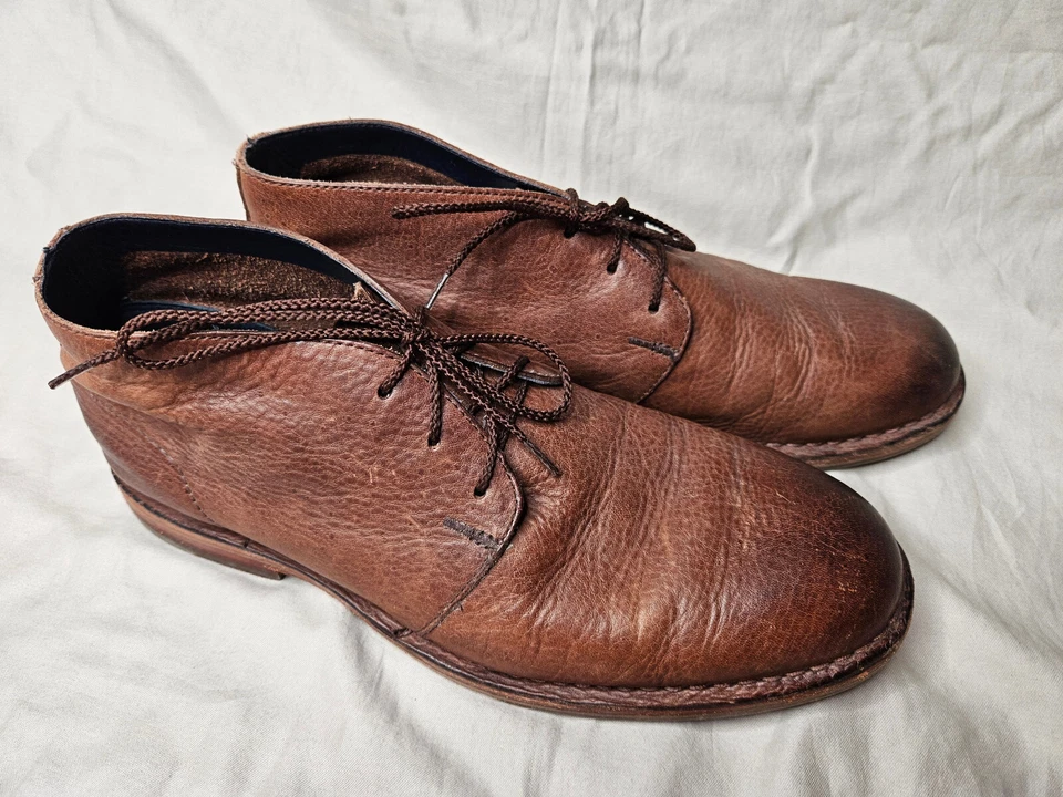 Botas masculinas Cole Haan Chukka deserto tamanho 9.5 marrom couro desgastado biqueira redonda - Imagem 2 de 4