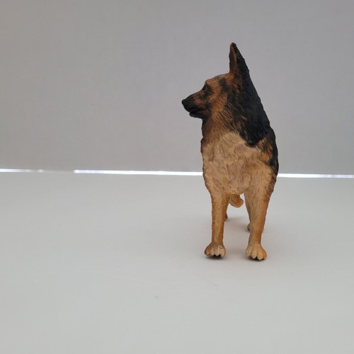 Brown German Shepherd PCV Figure - Picture 4 of 5