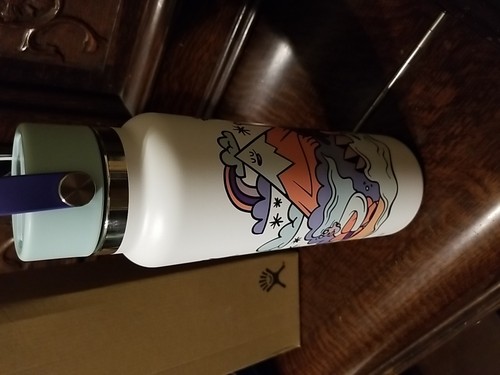 Hydro Flask LE-USSSHE-B Glacier 40oz Wide Flex Straw Cap Leakproof Water Bottle - Picture 5 of 9