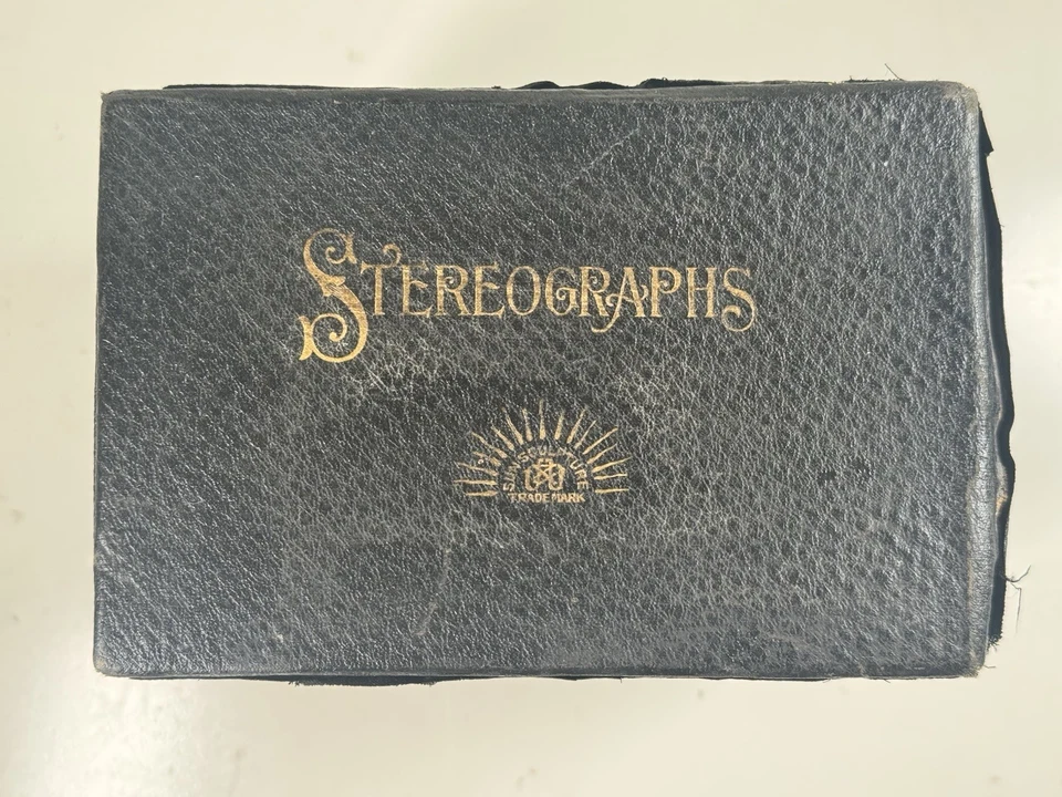 Estuche de almacenamiento Stereoview Stereoview - Cuero sintético negro guijarros Underwood Foto 2 de 4