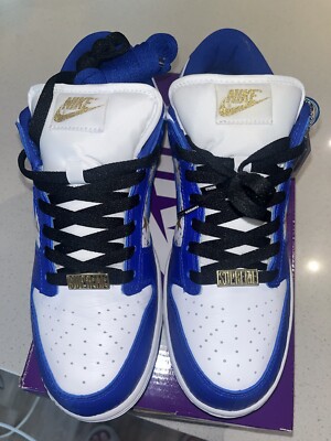 Size 9 - Nike SB Dunk Low Supreme Stars Hyper Royal 2021 Size 9 - Nike SB Dunk Low Supreme Stars Hyper Royal 2021
