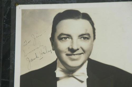 WIZARD OF OZ JACK HALEY AUTOGRAPHED FRAMED DISPLAY VINTAGE PHOTO AUTHENTICITY - Picture 3 of 12