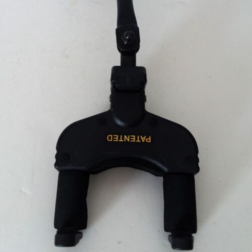 Hercules GSP40SB Auto Grip System Guitar Hanger, Slat Wall Mount, Long Arm - Picture 4 of 7