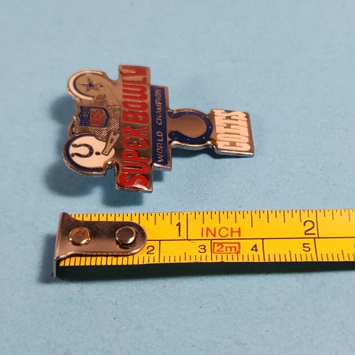 Baltimore Colts vs Dallas Cowboys Super Bowl V Lapel or Hat Pin by Peter David - Picture 9 of 9