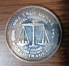 2000 Academy Corporation Round Coin 1 Troy Oz . 99.9% pure silver.
